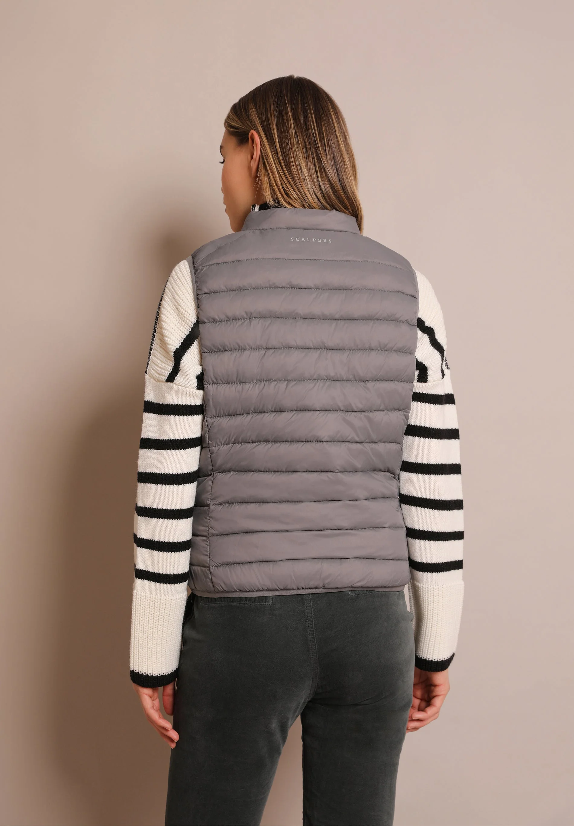 QUILTED GILET WITH SKULL DETAIL - Image 5