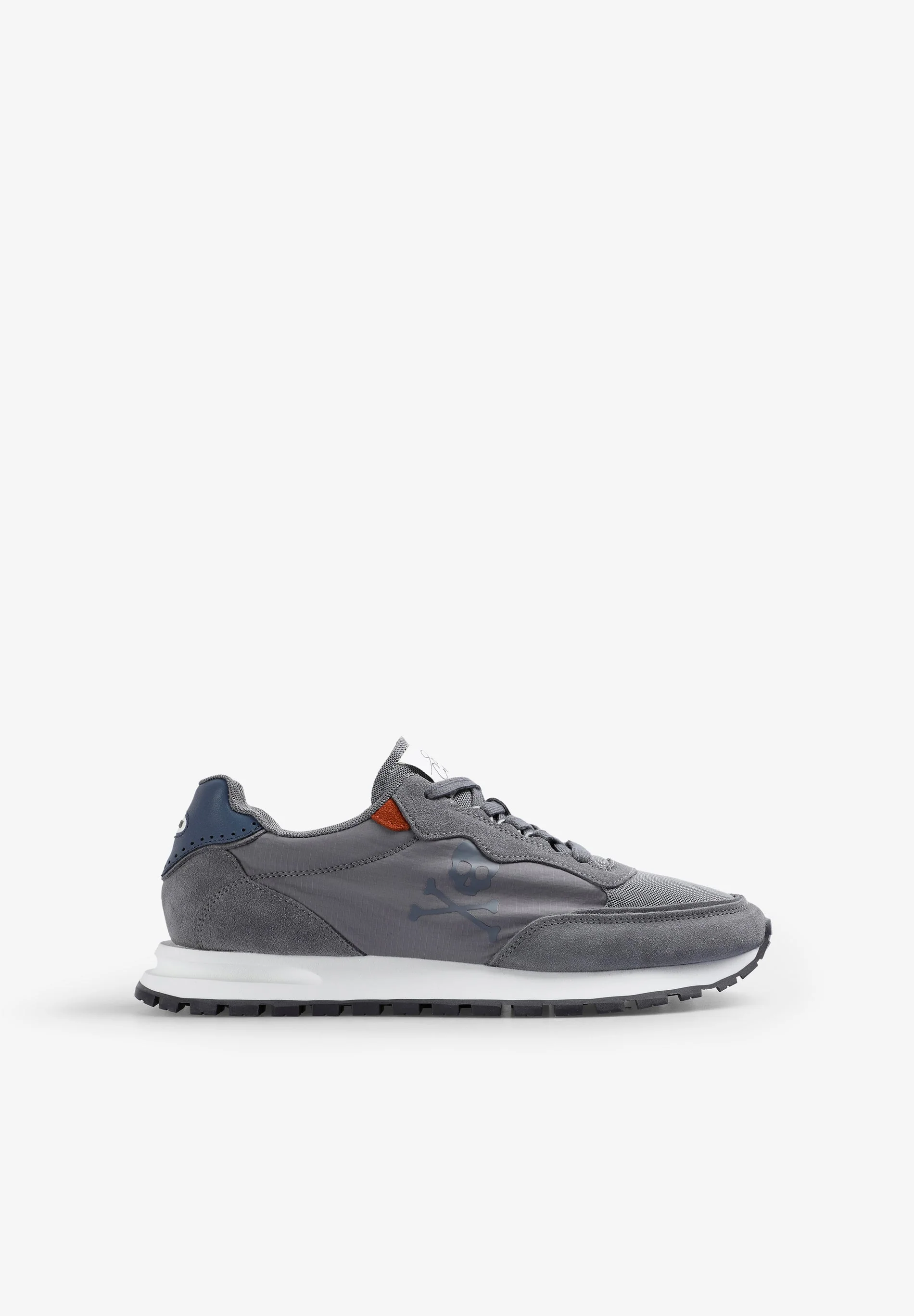 LIGHTWEIGHT SNEAKERS WITH CONTRAST SKULL
