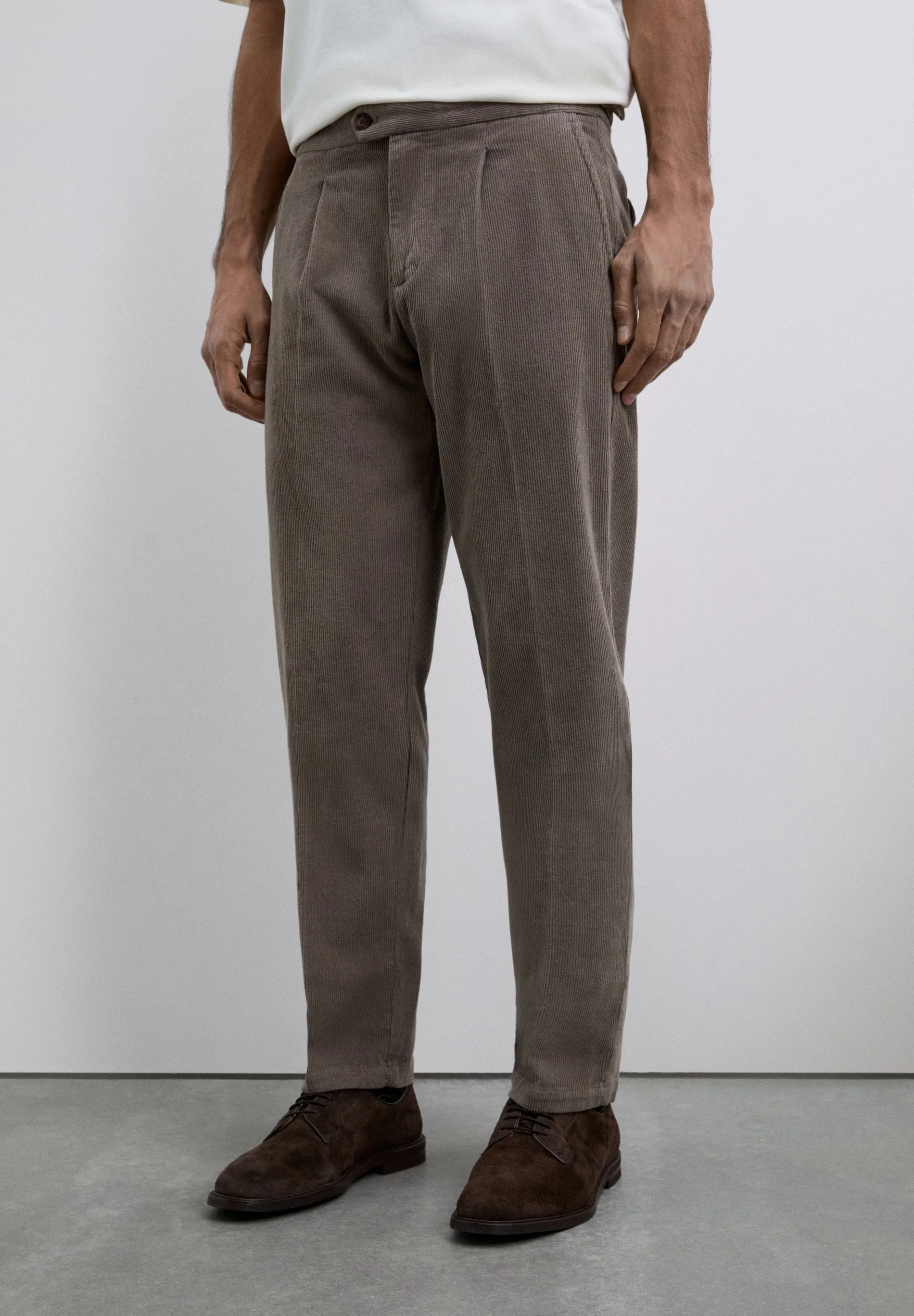 SLIM FIT CORDUROY TROUSERS WITH DARTS - Image 2
