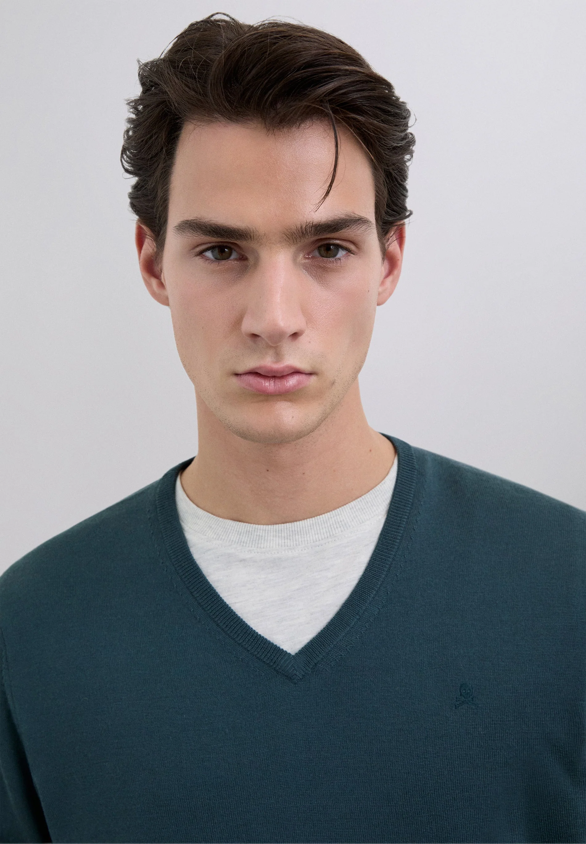 V-NECK WOOL SWEATER WITH SKULL - Image 2