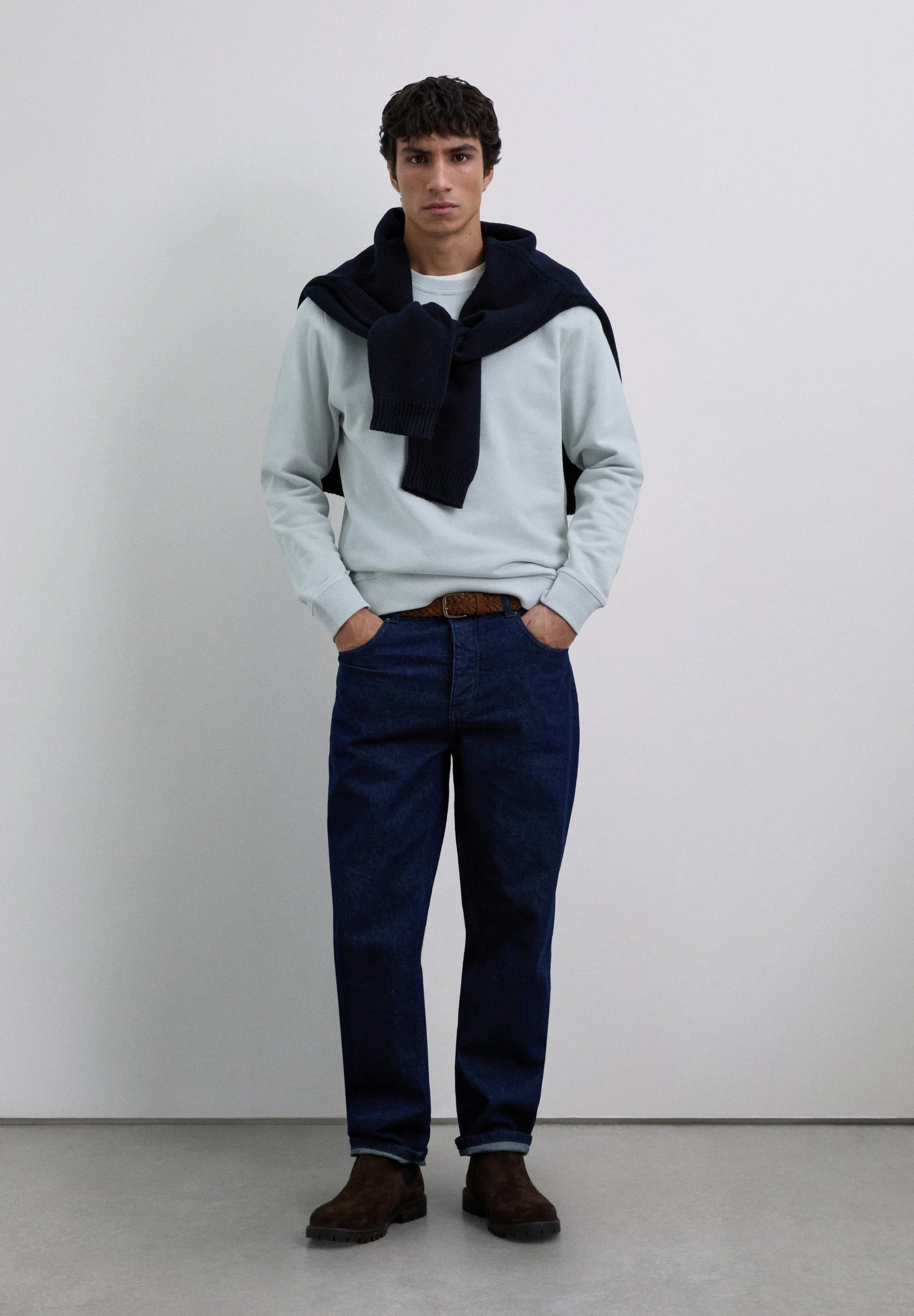 SWEATSHIRT WITH EMBROIDERED SKULL - Image 4