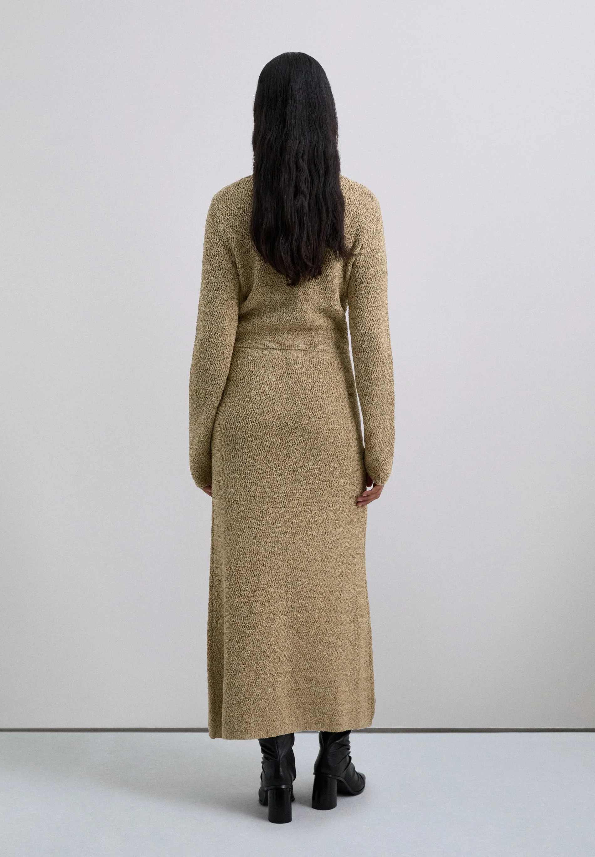 LONG KNIT SKIRT - Image 3