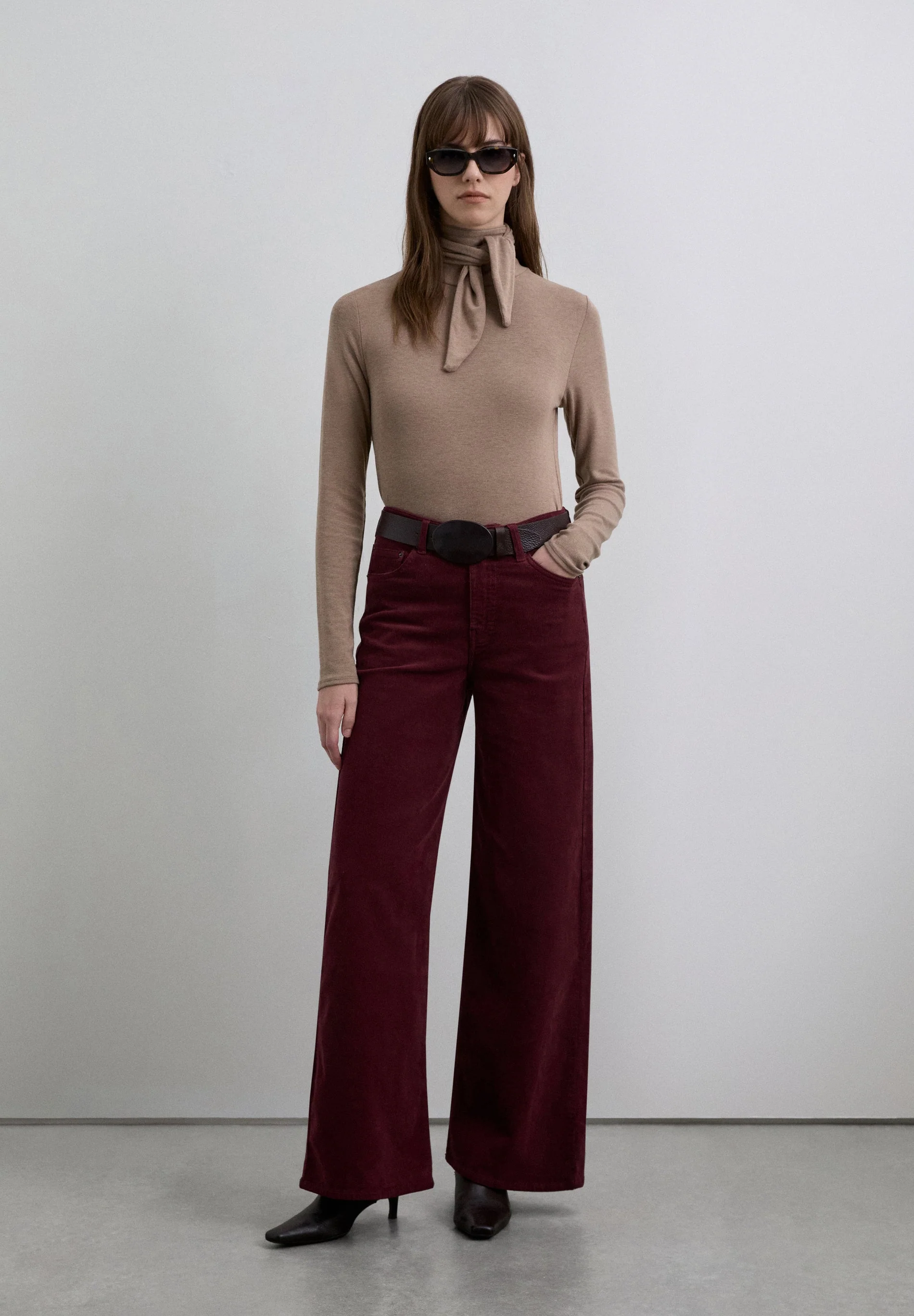 TURN-DOWN COLLAR T-SHIRT WITH TIE - Image 4