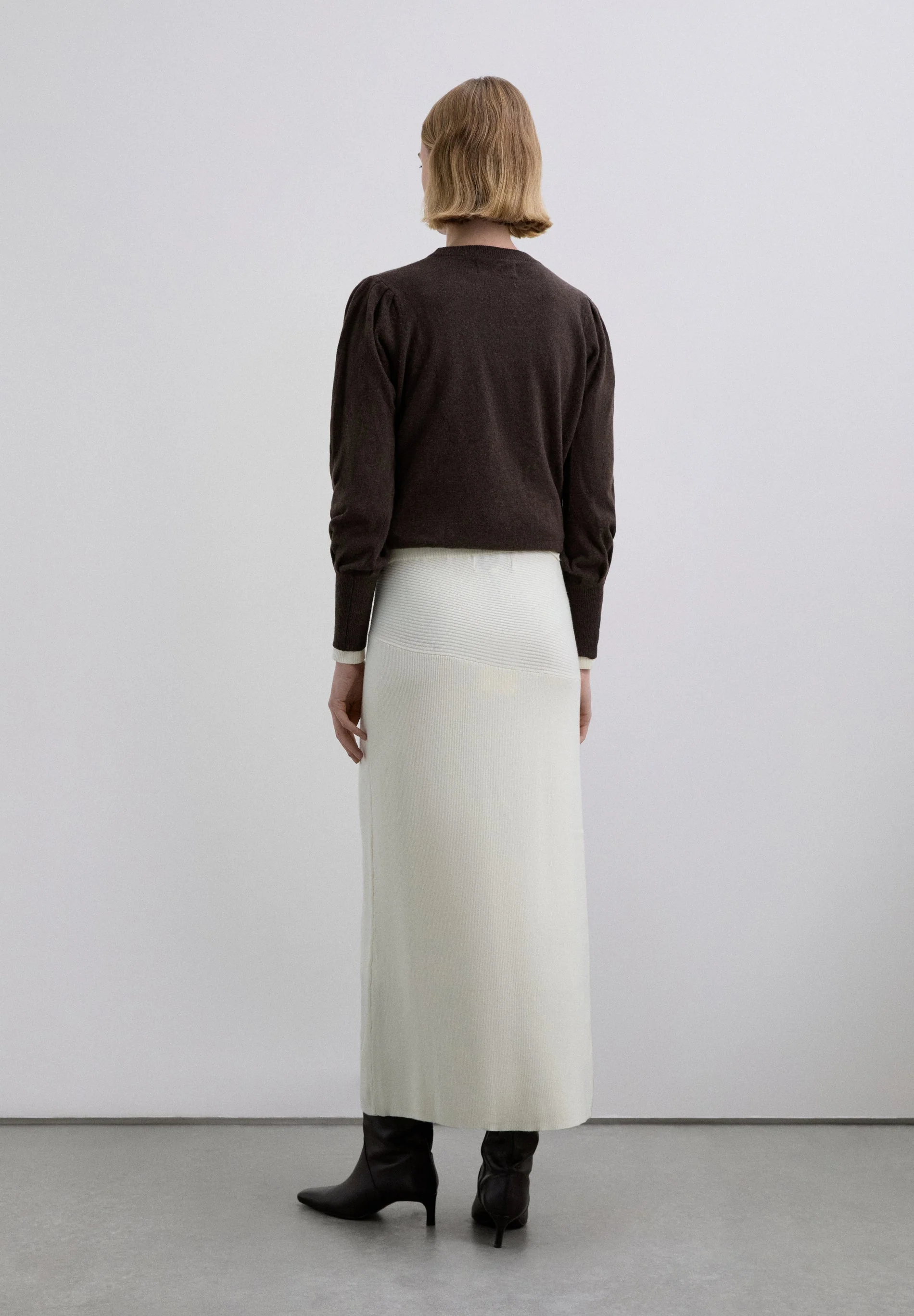 FLUID FIT RIBBED SKIRT - Image 3