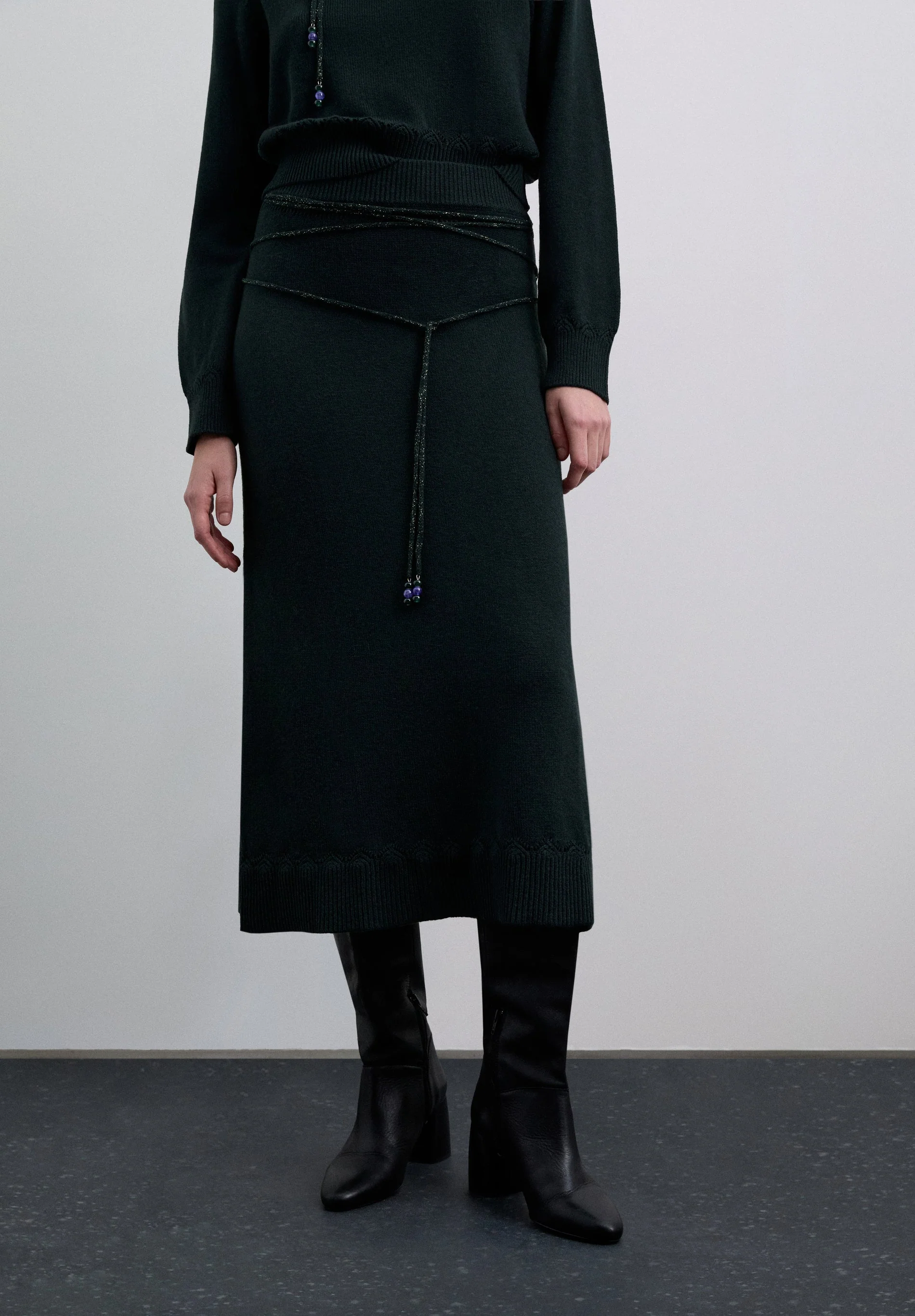 KNIT SKIRT WITH METALLIC DETAIL - Image 2