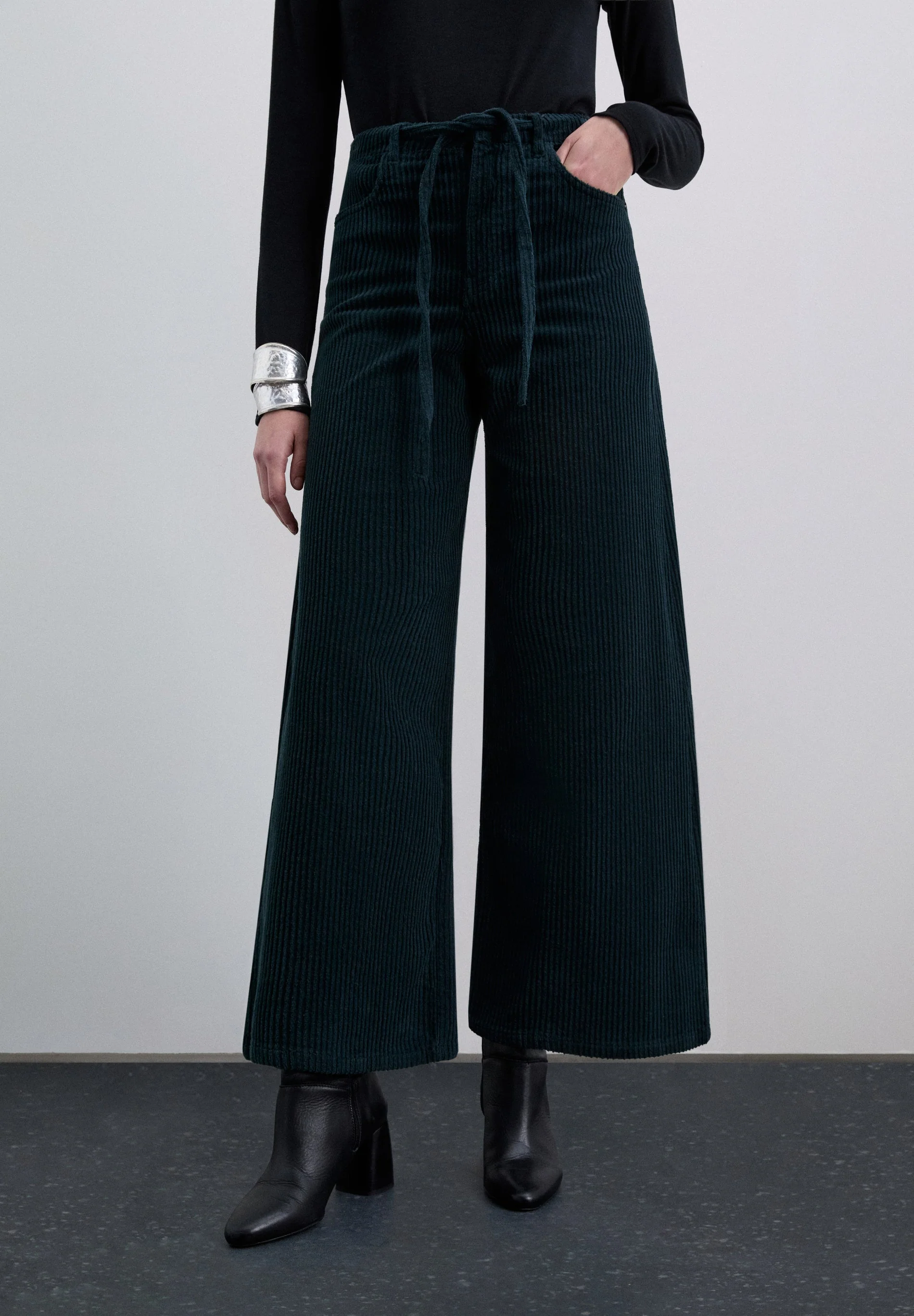 CORDUROY DRAWSTRING TROUSERS. - Image 2