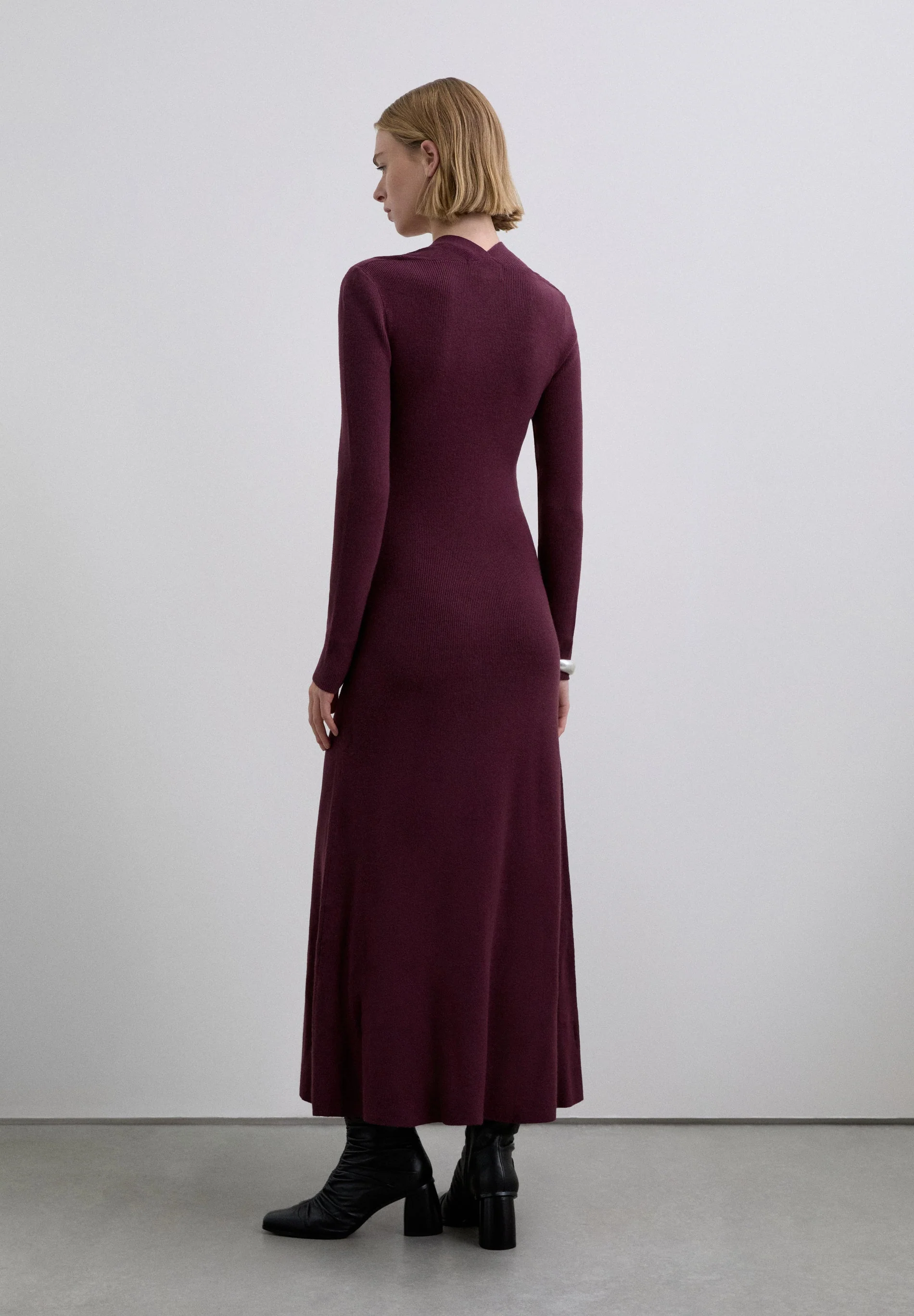 STRUCTURED MIDI DRESS - Image 4