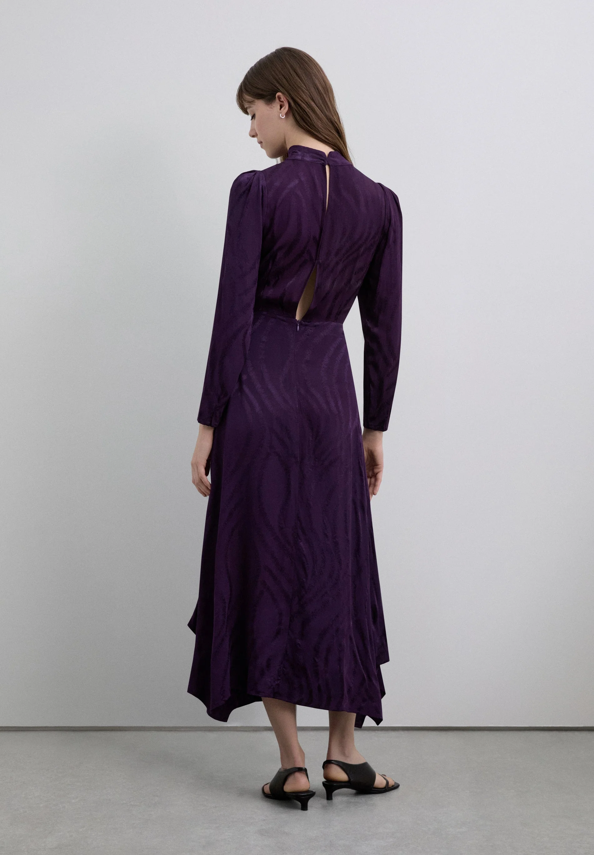 LONG WAVY DRESS - Image 4