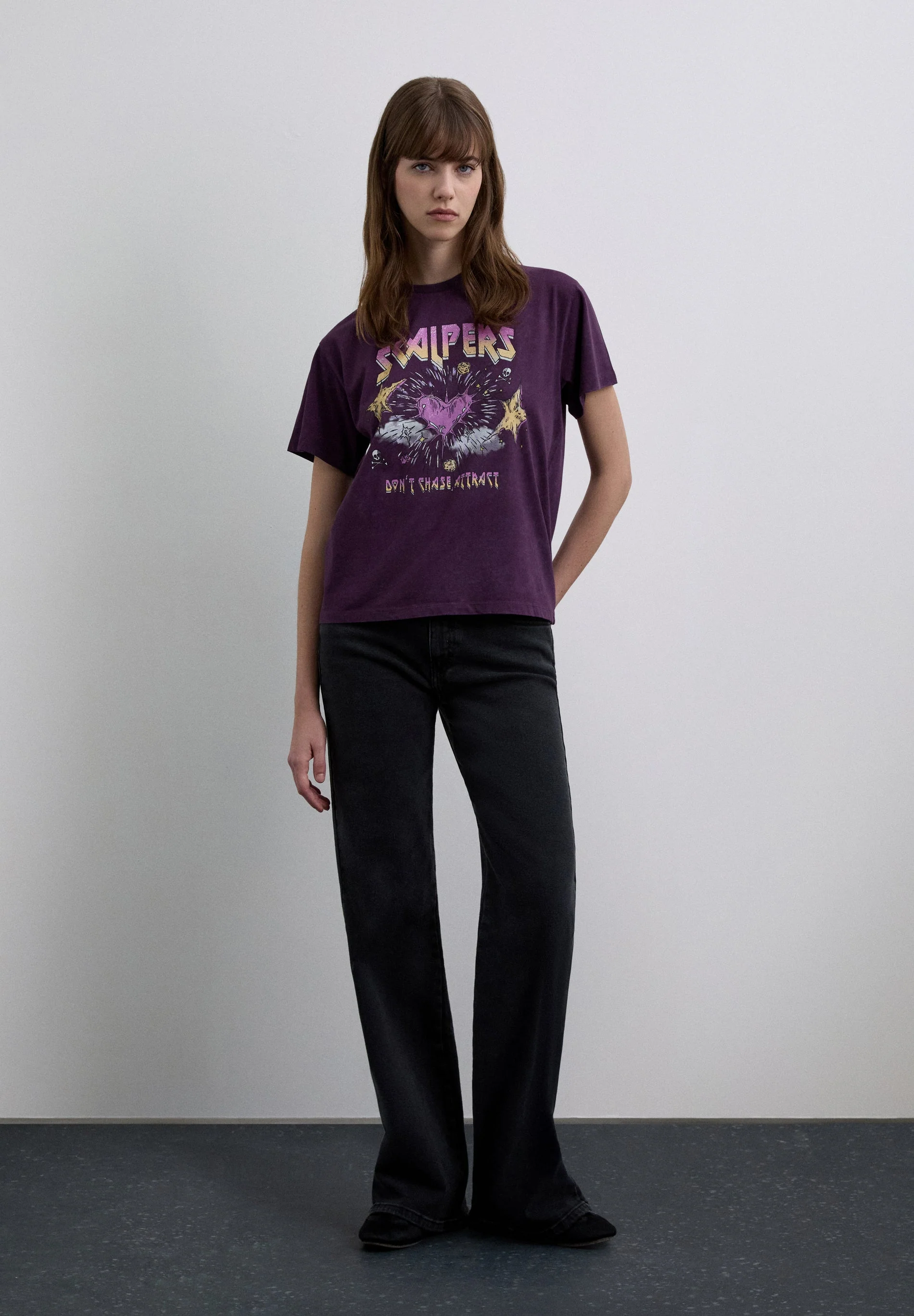COTTON T-SHIRT WITH FRONT PRINT - Image 2