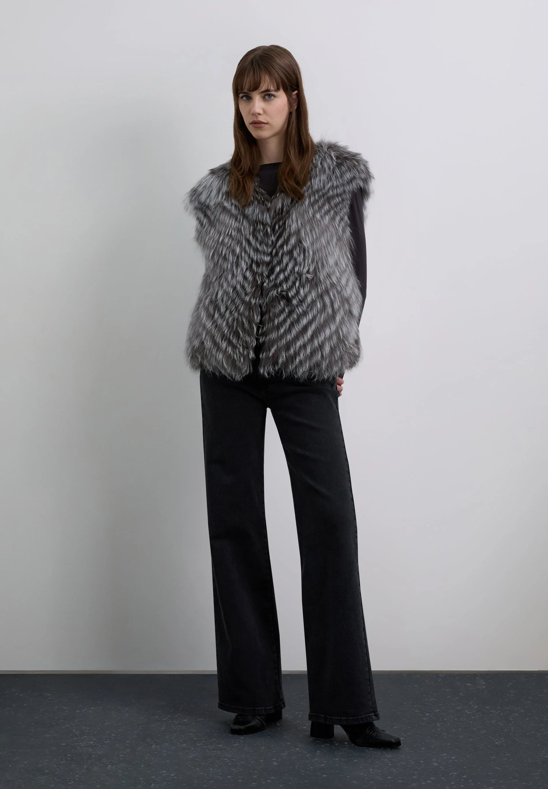 FUR GILET - Image 2