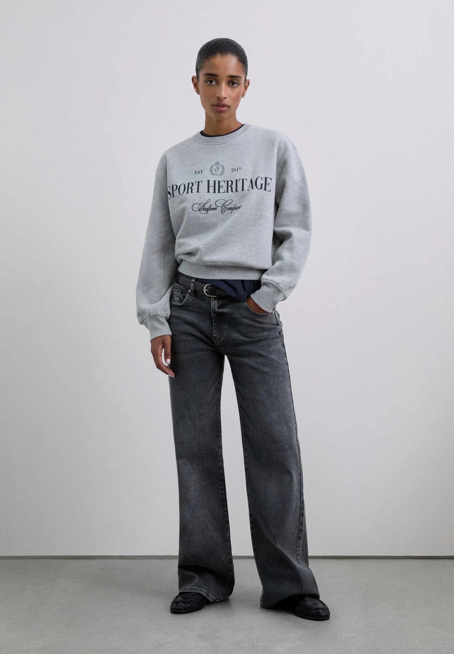 COLLAGE PRINT SWEATSHIRT - Image 3