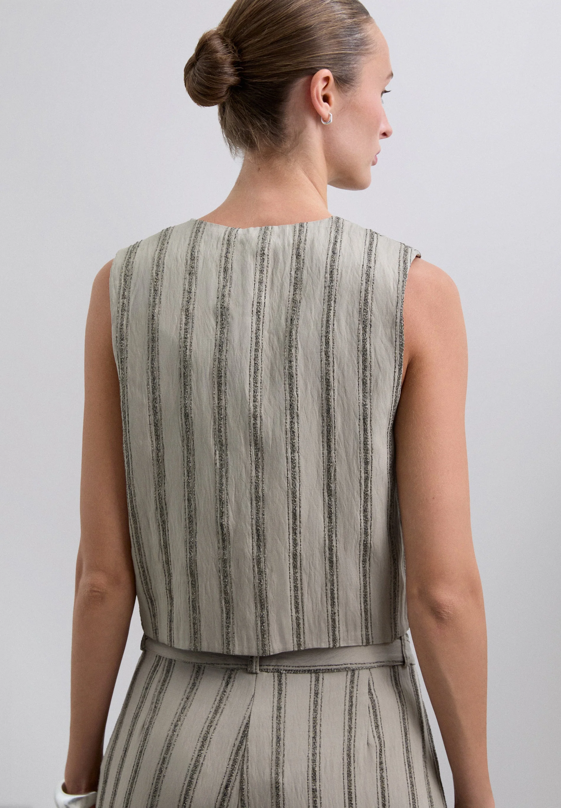 STRIPED WAISTCOAT WITH METALLIC DETAILS - Image 4