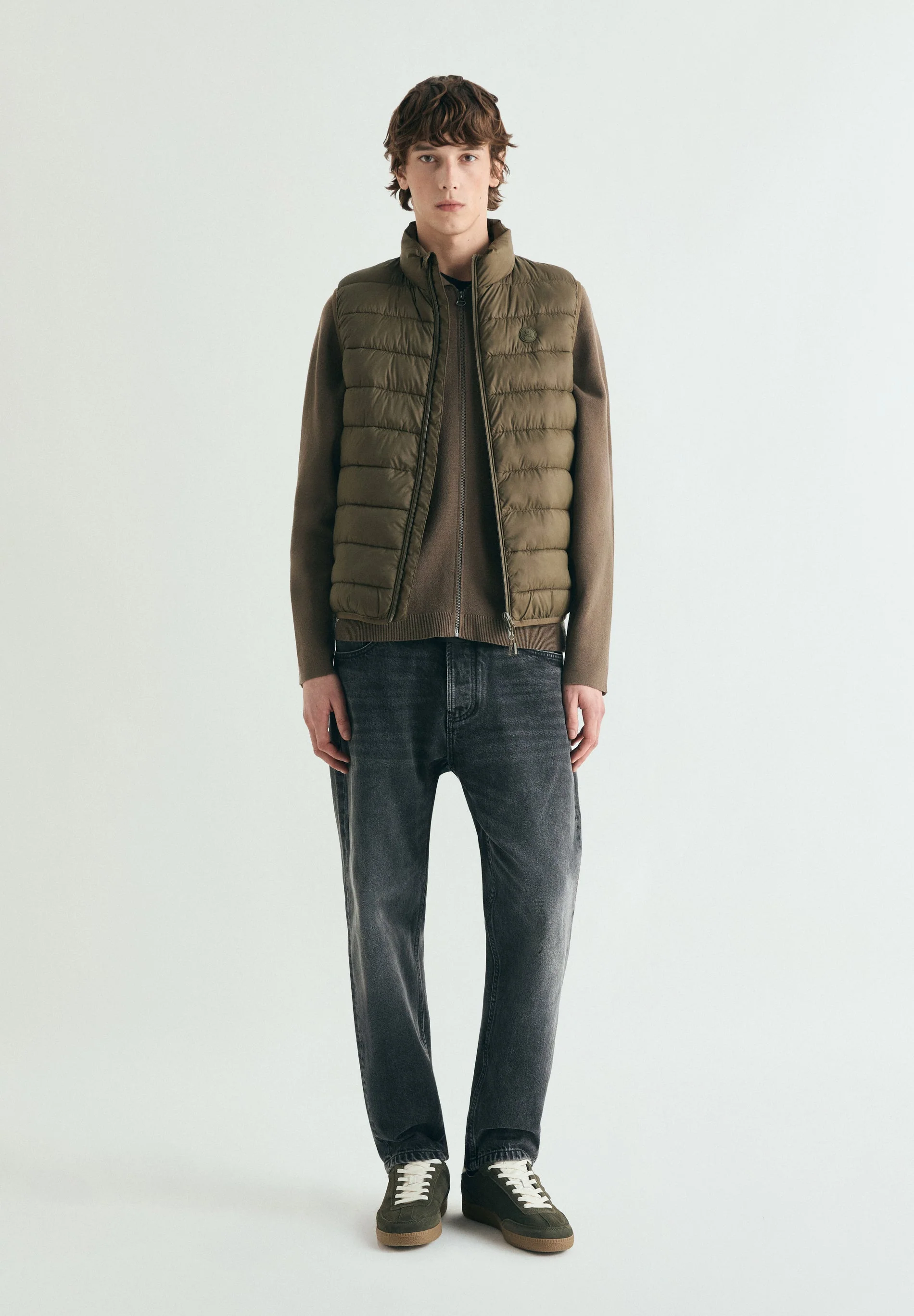 LIGHTWEIGHT PUFFER VEST - Image 2