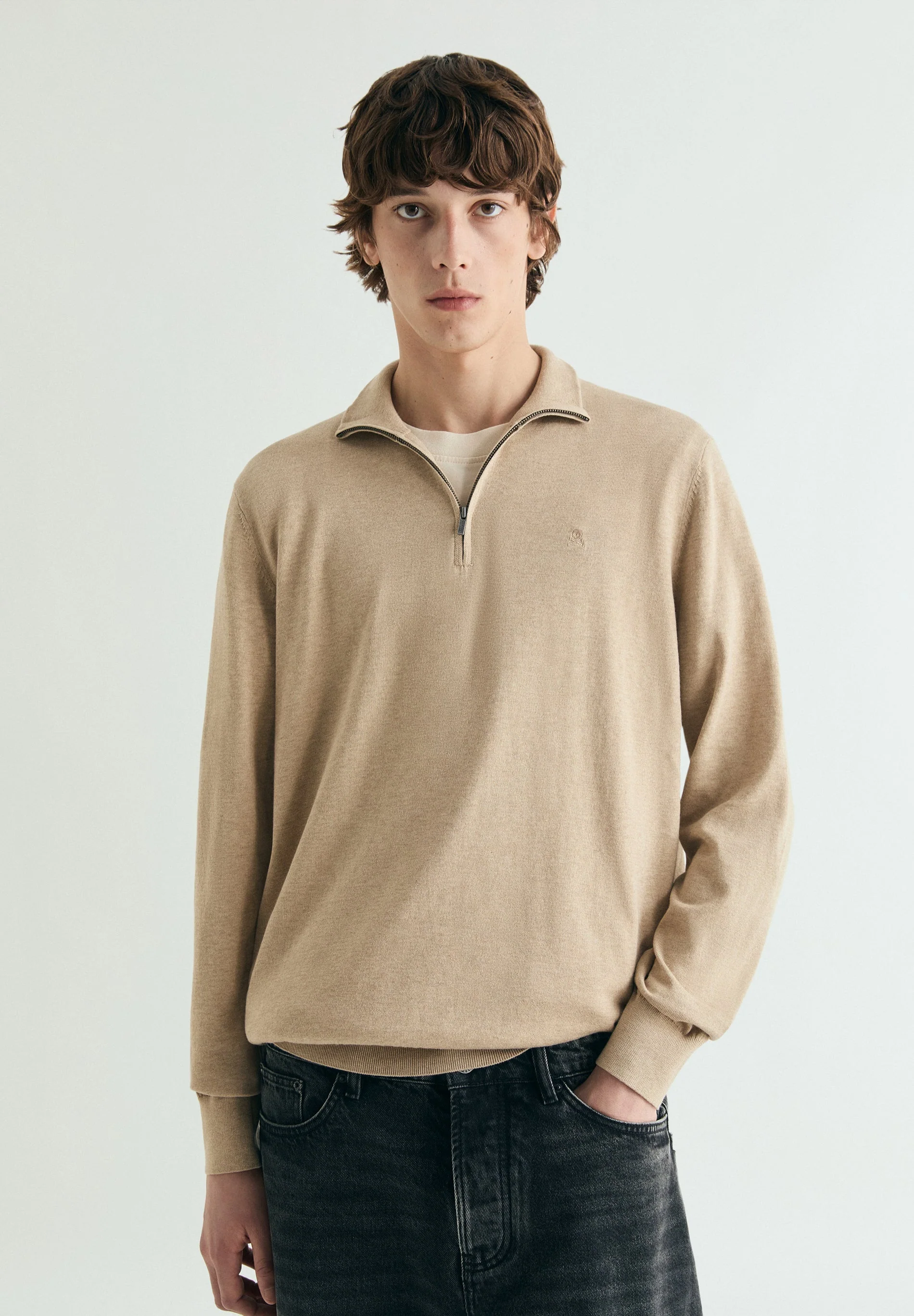 HIGH NECK KNIT SWEATER