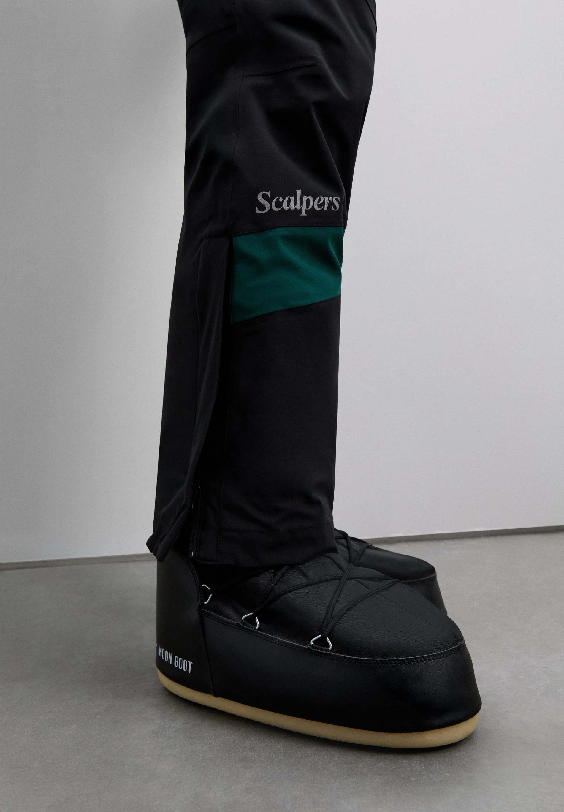 TECHNICAL FABRIC SKI TROUSERS - Image 4