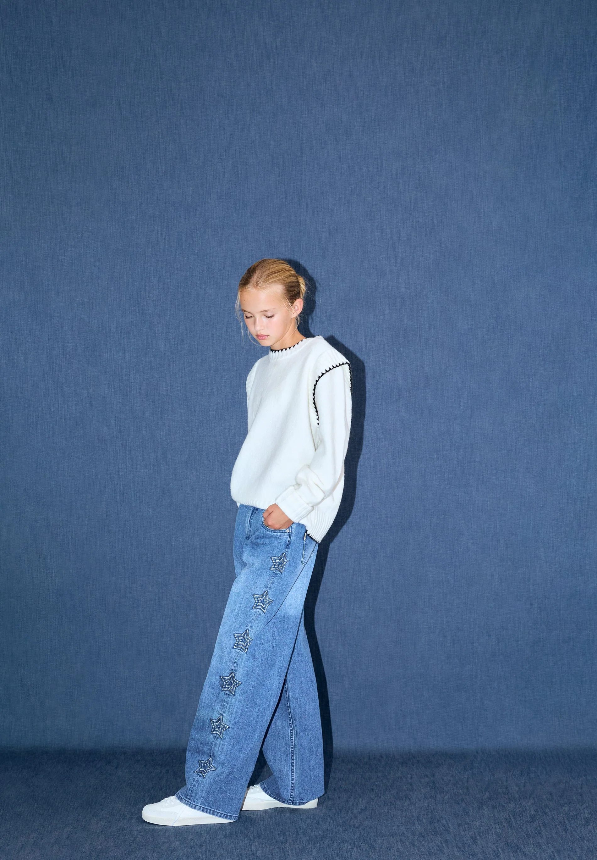 CONTRAST KNIT SWEATER