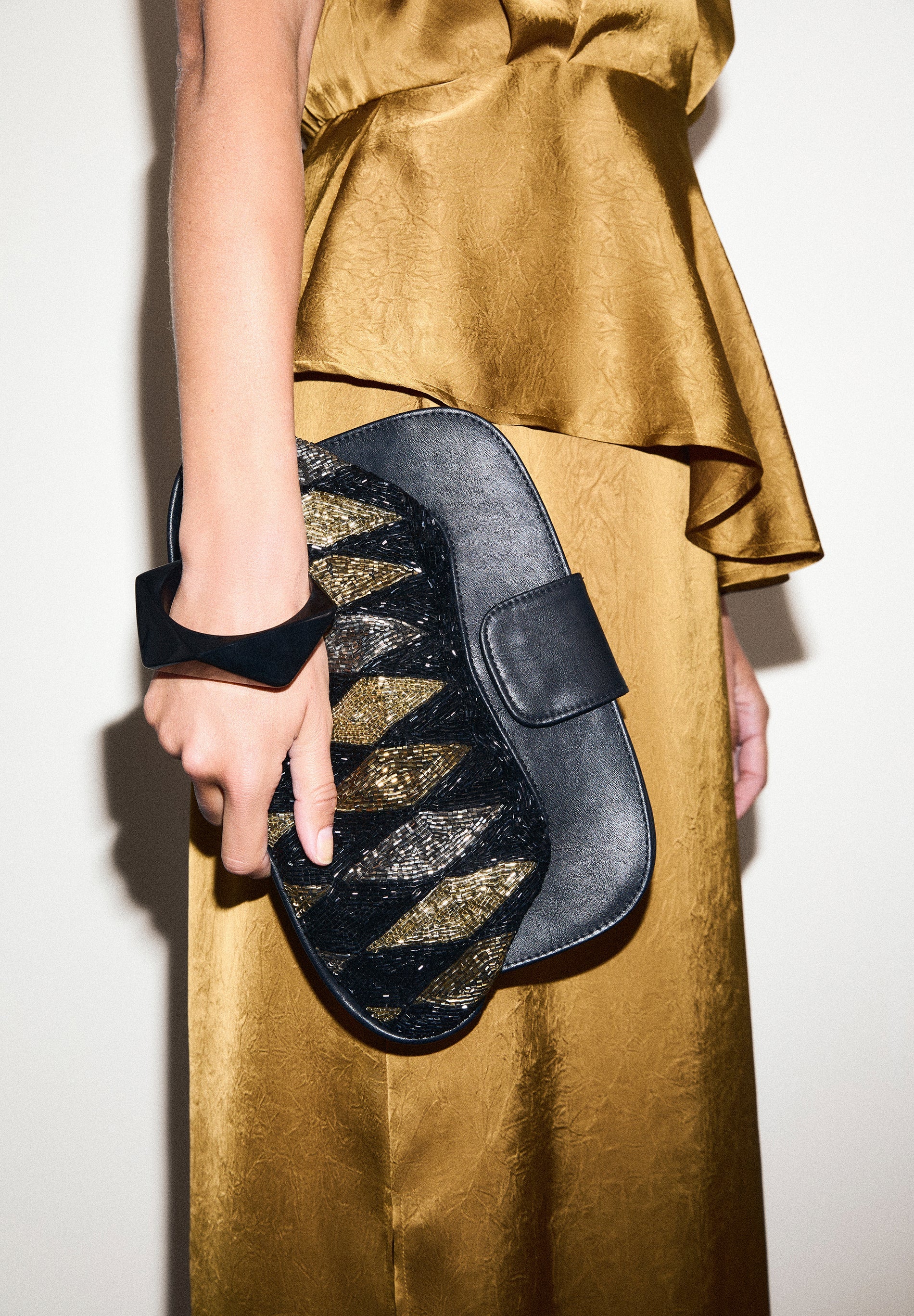 BEADED DETAIL BAG