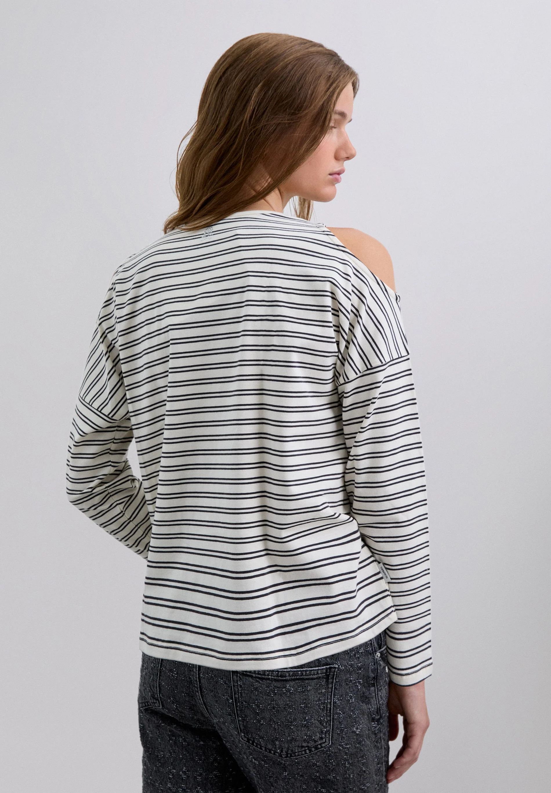 SKULL AND STRIPES T-SHIRT - Image 3