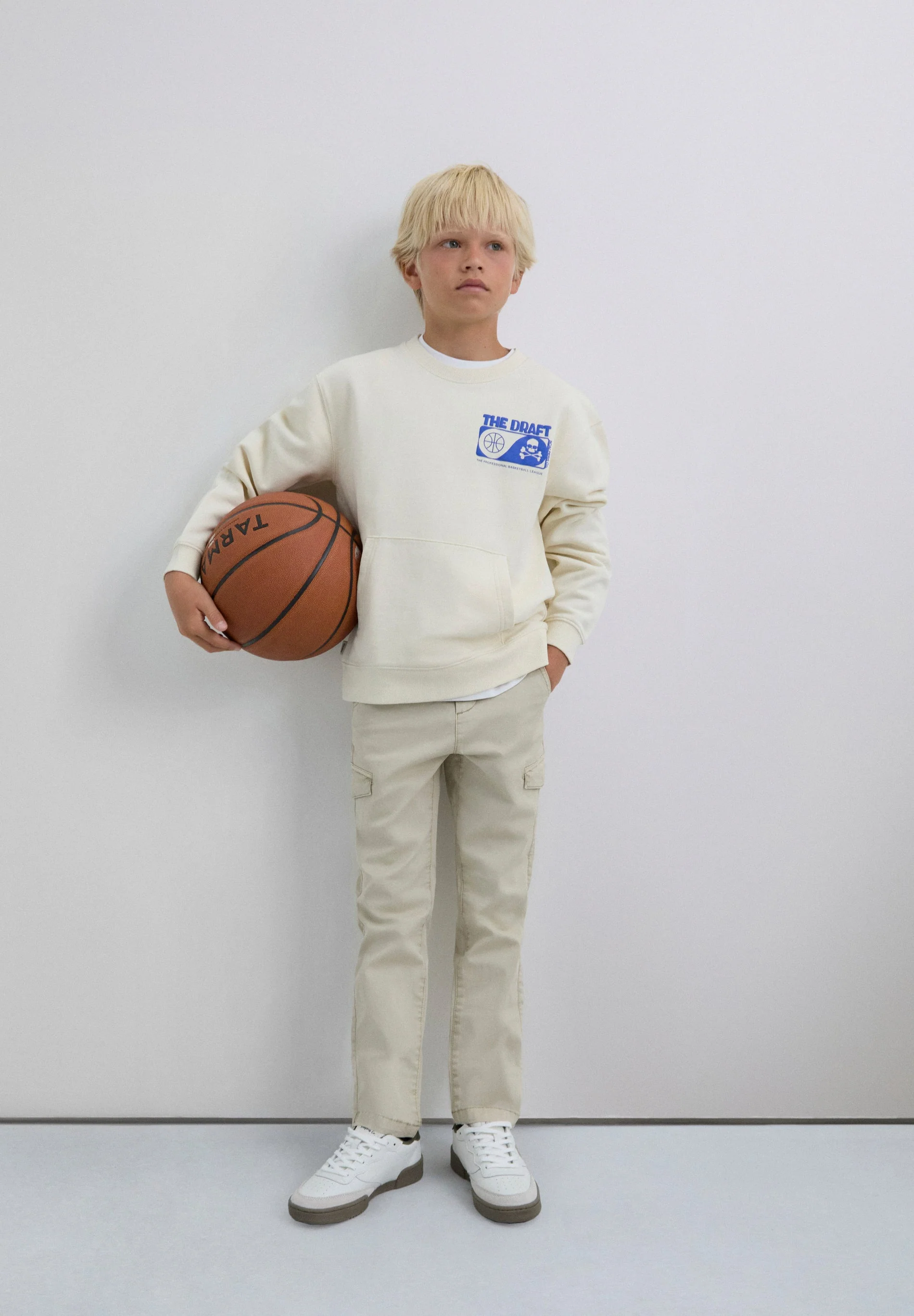 SWEATSHIRT WITH CONTRAST PRINT - Image 3