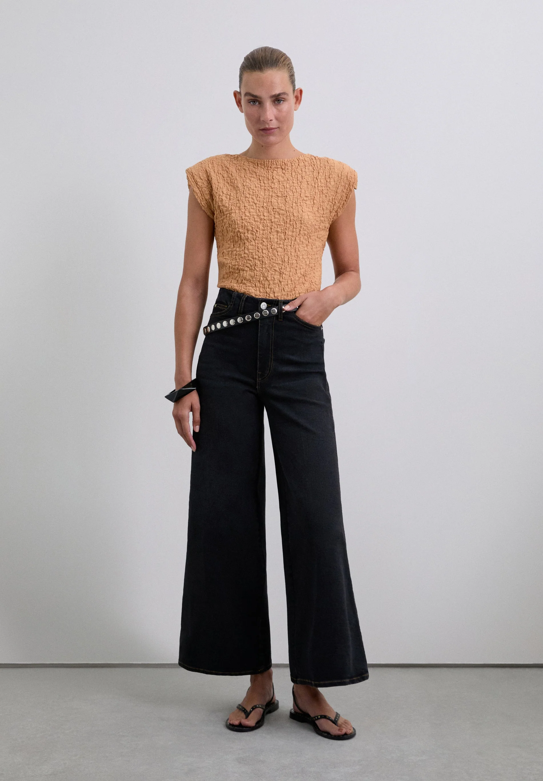 TEXTURED T-SHIRT - Image 2