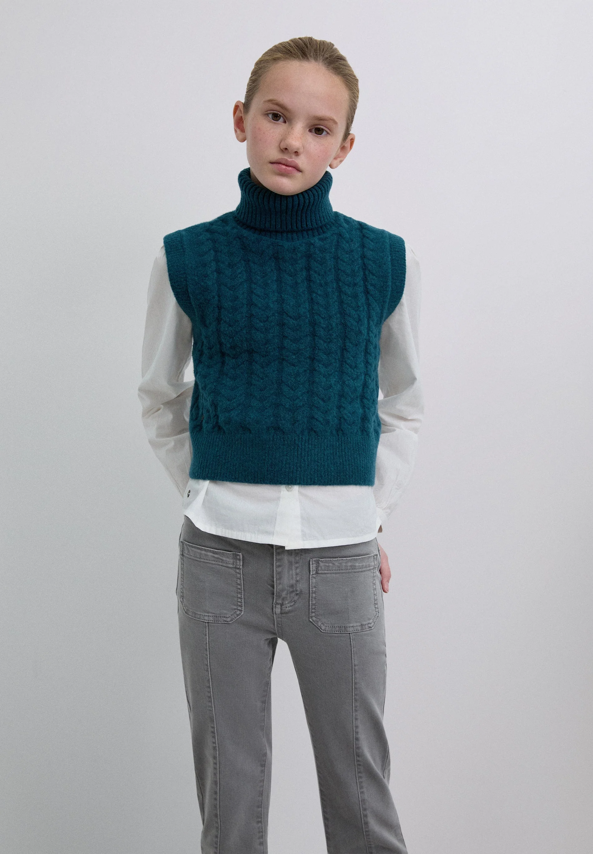 HIGH NECK KNIT VEST - Image 4