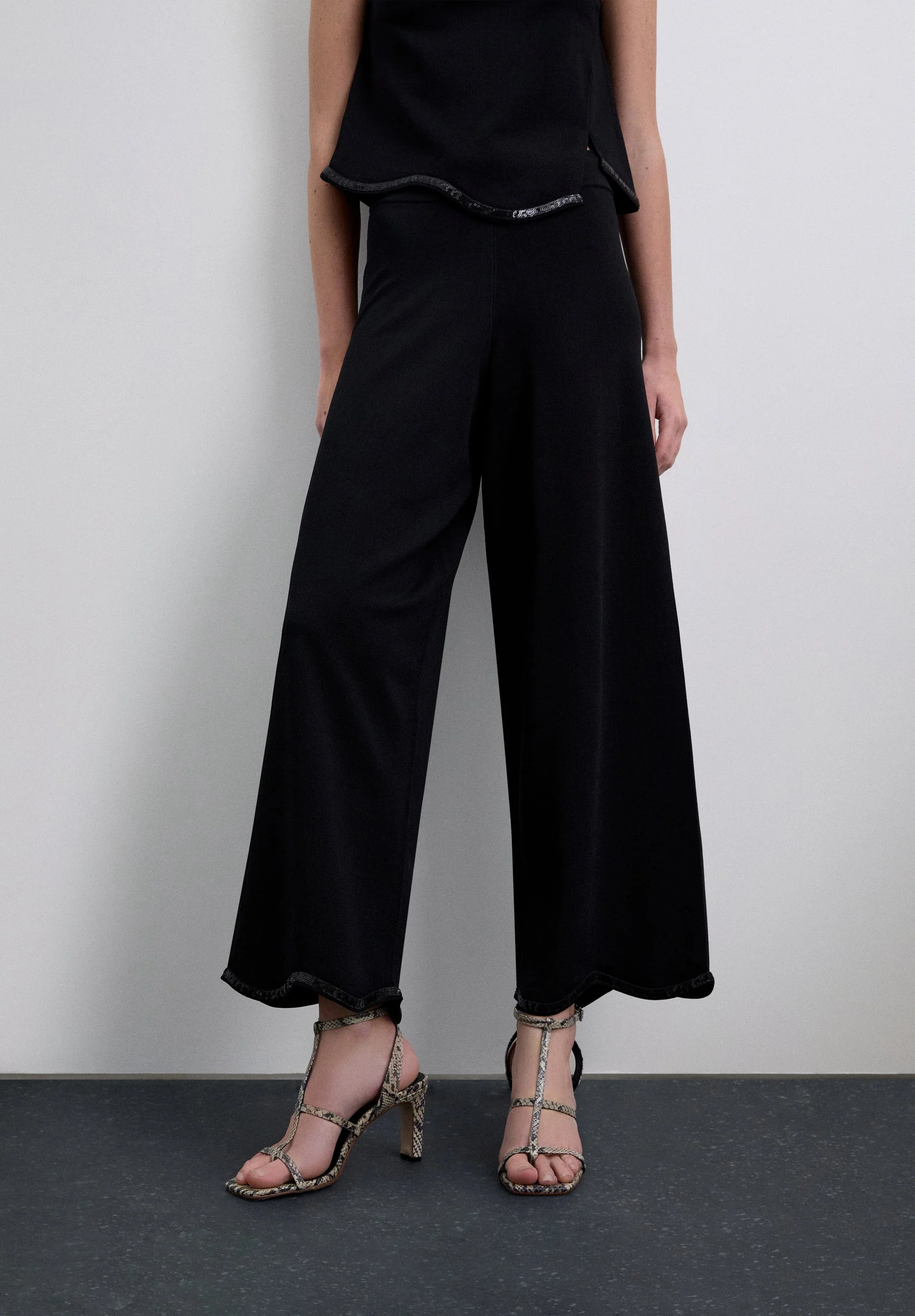 TROUSERS WITH SEQUIN DETAILS - Image 3